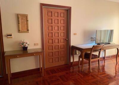 1 bed Condo in Baan Somthavil Lumphini Sub District C014364