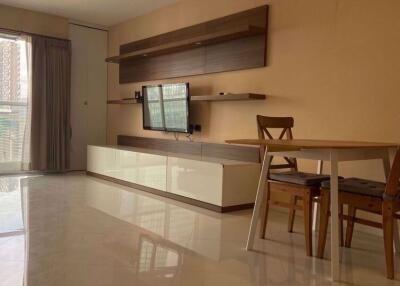 1 bed Condo in Silom Suite Silom Sub District C014346