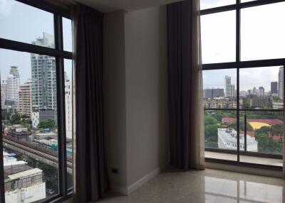 2 bed Duplex in The Crest Sukhumvit 34 Khlongtan Sub District D014323