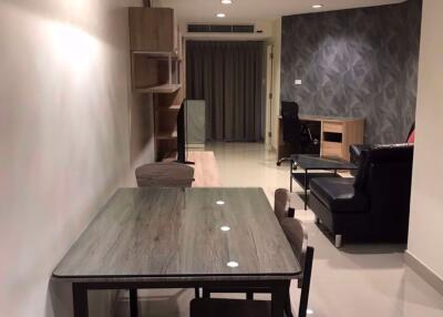 2 bed Condo in The Waterford Diamond Khlongtan Sub District C014315