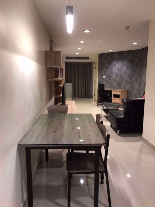 2 bed Condo in The Waterford Diamond Khlongtan Sub District C014315