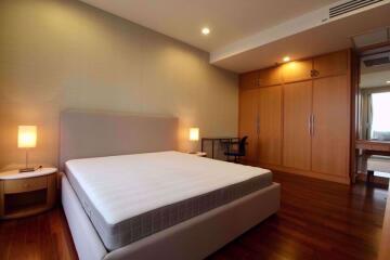 3 bed Condo in Ashton Morph 38 Phra Khanong Sub District C014309