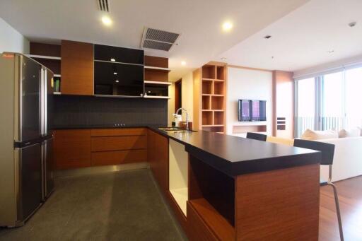 3 bed Condo in Ashton Morph 38 Phra Khanong Sub District C014309