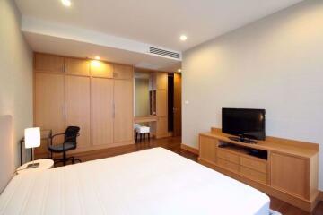 3 bed Condo in Ashton Morph 38 Phra Khanong Sub District C014309