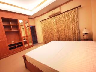 3 bed Condo in El Patio Khlong Toei Nuea Sub District C014276