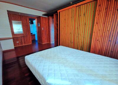 2 bed Condo in Baan Onnuch Sukhumvit 77 Suanluang District C014241