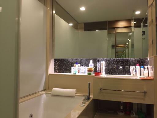 2 bed Condo in The Address Asoke Makkasan Sub District C014223