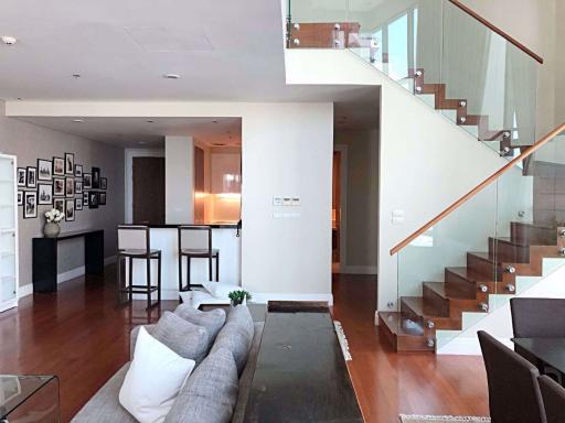 3 bed Duplex in Bright Sukhumvit 24 Khlongtan Sub District D014208