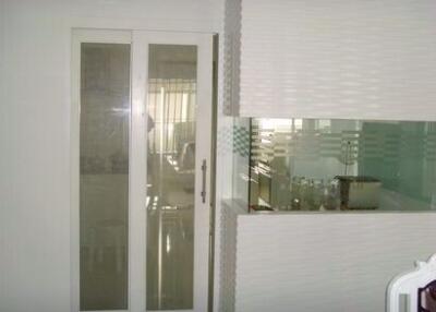 3 bed Condo in Baan Prompong Khlong Tan Nuea Sub District C014162