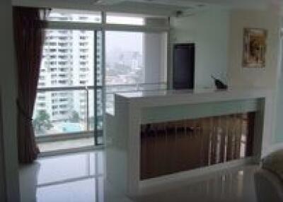 3 bed Condo in Baan Prompong Khlong Tan Nuea Sub District C014162