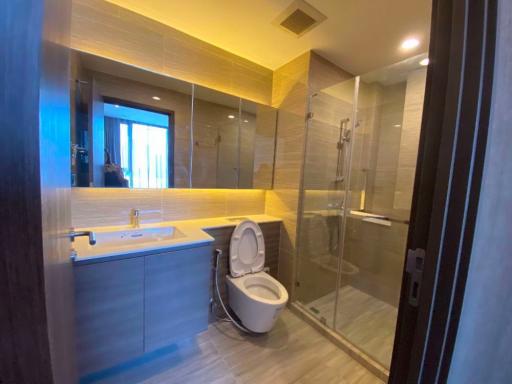 2 bed Condo in Whizdom Essence Bangchak Sub District C014154