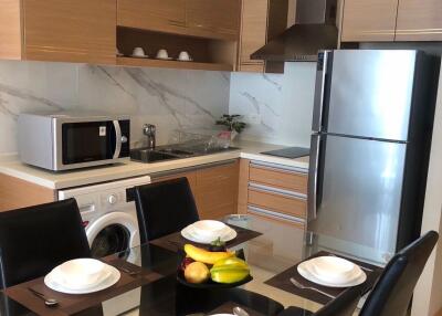 1 bed Condo in The Emporio Place Khlongtan Sub District C014149