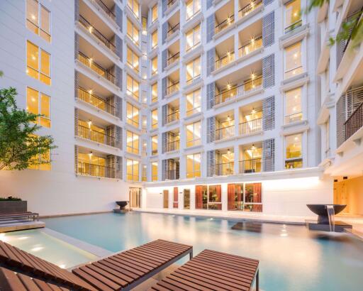 2 bed Condo in Maestro 39 Khlong Tan Nuea Sub District C014136