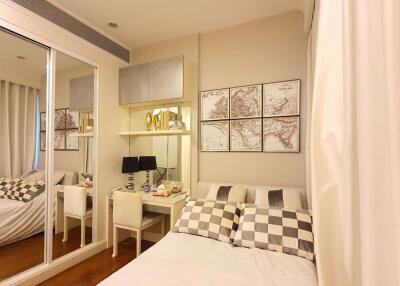 2 bed Condo in Q Langsuan Lumphini Sub District C014095