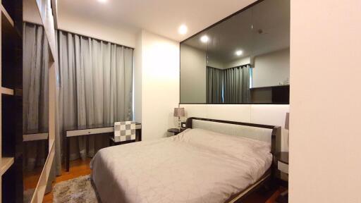 2 bed Condo in Q Langsuan Lumphini Sub District C014095