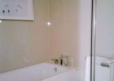 2 bed Condo in LIV@49 Khlong Tan Nuea Sub District C014086