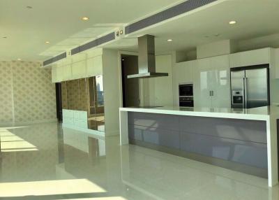 4 bed Condo in Q Langsuan Lumphini Sub District C014072