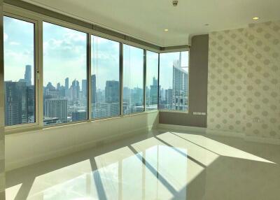 4 bed Condo in Q Langsuan Lumphini Sub District C014072