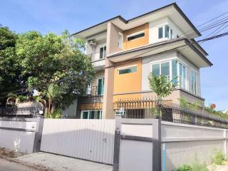 4 bed House Samsennok Sub District H014071