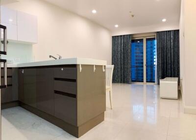 2 bed Condo in Q Langsuan Lumphini Sub District C014069