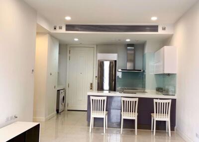 2 bed Condo in Q Langsuan Lumphini Sub District C014069