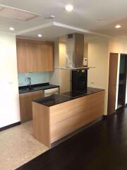 2 bed Condo in Sathorn Gardens Thungmahamek Sub District C014041