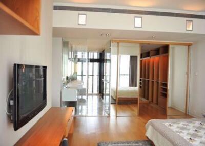 3 bed Condo in The Met Thungmahamek Sub District C014031