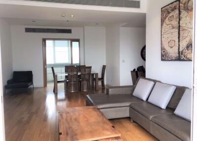 3 bed Condo in Millennium Residence Khlongtoei Sub District C014030