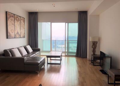 3 bed Condo in Millennium Residence Khlongtoei Sub District C014030