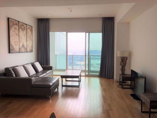 3 bed Condo in Millennium Residence Khlongtoei Sub District C014030