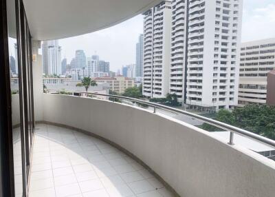 2 bed Condo in Supalai Place Condominium Khlong Tan Nuea Sub District C014008