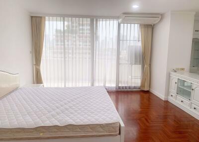 2 bed Condo in Supalai Place Condominium Khlong Tan Nuea Sub District C014008