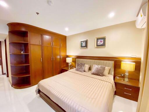 3 bed Condo in Baan Suanpetch Khlong Toei Nuea Sub District C013983