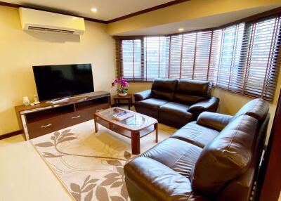 3 bed Condo in Baan Suanpetch Khlong Toei Nuea Sub District C013983