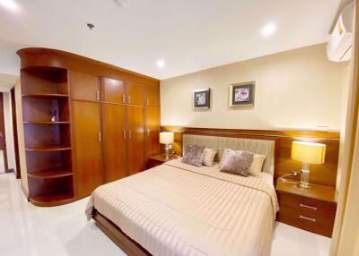 3 bed Condo in Baan Suanpetch Khlong Toei Nuea Sub District C013983