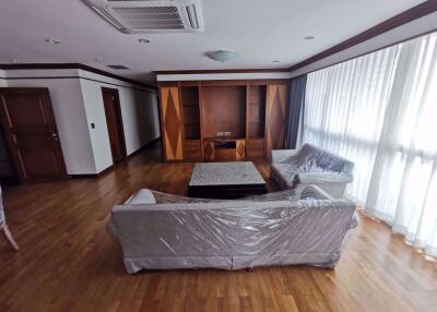 3 bed Condo in Sawang Apartment Thungmahamek Sub District C013961