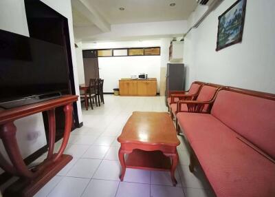 2 bed Condo in Ruenrudee Condominium Khlong Toei Nuea Sub District C013939