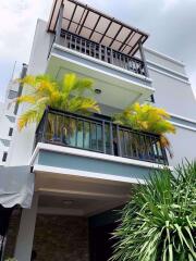 5 bed House Nongbon Sub District H013924