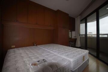 2 bed Condo in Baan Suanpetch Khlong Toei Nuea Sub District C013865