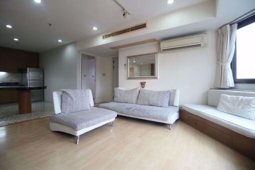 2 bed Condo in Baan Suanpetch Khlong Toei Nuea Sub District C013865