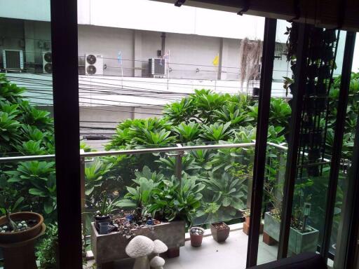 2 bed Condo in Issara@42 Sukhumvit Phra Khanong Sub District C013852