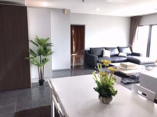 3 bed Condo in Noble Remix Khlongtan Sub District C013845