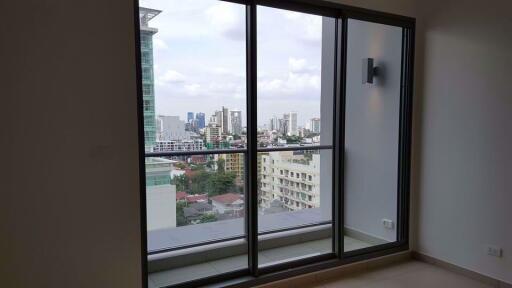 Studio bed Condo in The Lofts Ekkamai Phrakhanongnuea Sub District C013832