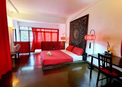 4 bed House Khlong Toei Nuea Sub District H013831