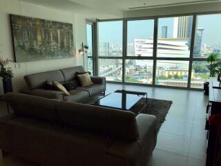 3 bed Condo in The River Khlong Ton Sai Sub District C013811