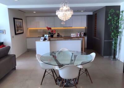 3 bed Condo in The River Khlong Ton Sai Sub District C013811