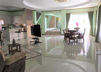 2 Storey Pool Villa House for Sale in Huayyai