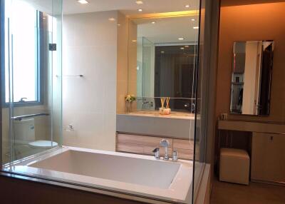 2 bed Condo in The ESSE Asoke Khlong Toei Nuea Sub District C013760