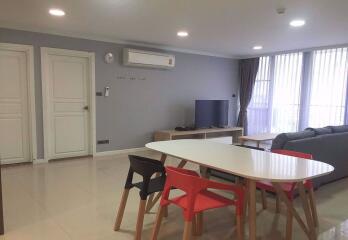 2 bed Condo in Supalai Place Condominium Khlong Tan Nuea Sub District C013728