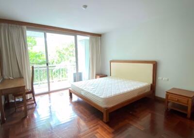 2 bed Condo in Baan Thirapa Thungmahamek Sub District C013725